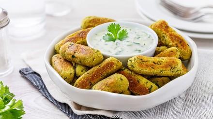 Pea croquettes with creamy cucumber and ginger dip 